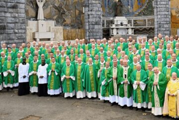 « On ne prend pas soin de la vie en donnant la mort » – Tribune des évêques de France