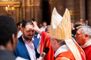Recevoir le sacrement de confirmation !